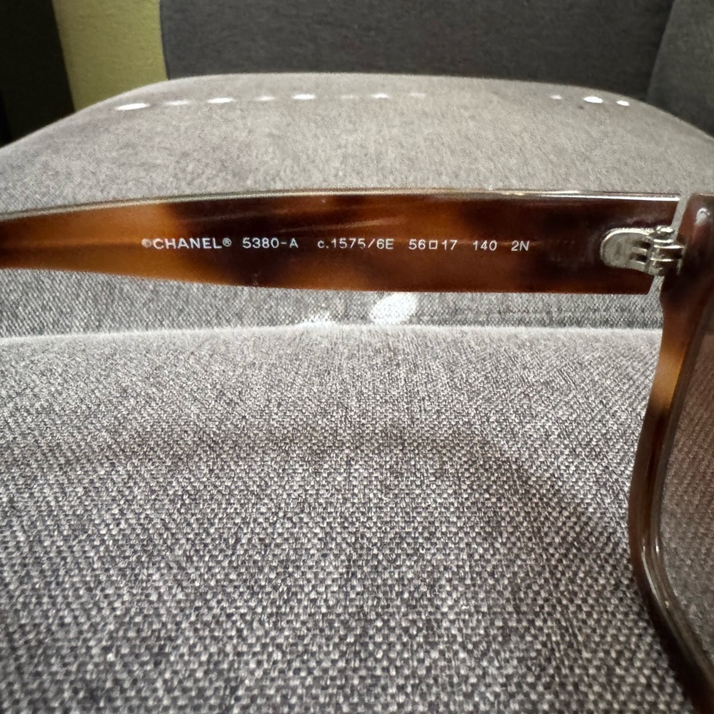 💋SOLD💋Chanel Brown Sunglasses - Picture 4 of 8